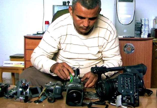 five_broken_cameras_630