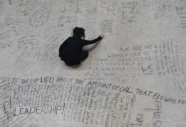 tate_julianStallabrass_630