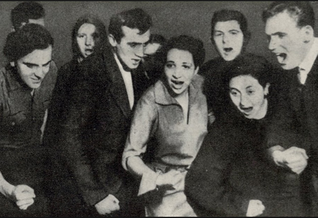 agitprop_grupa_Rotes_Sprachrohr_630